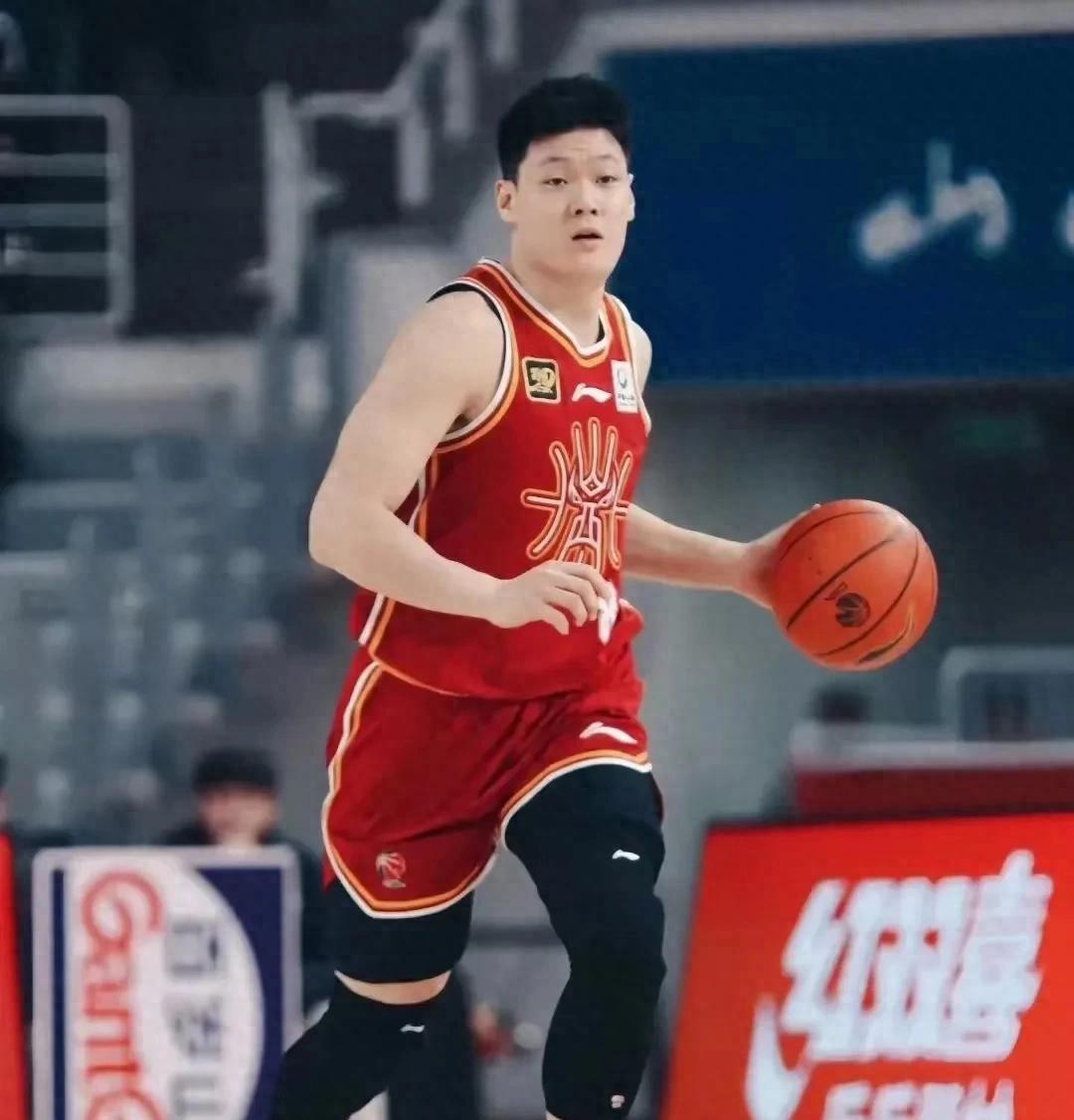 九博在线入口 -今晨切尔西临场应变：CBA常规赛节点到来，悬念犹存，训练强度明显提升(integrated中文翻译)