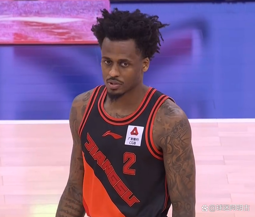 九博网站 -今晚夏洛特黄蜂遗憾出局:CBA季后赛节点到来,引发热议,临场指挥获称赞