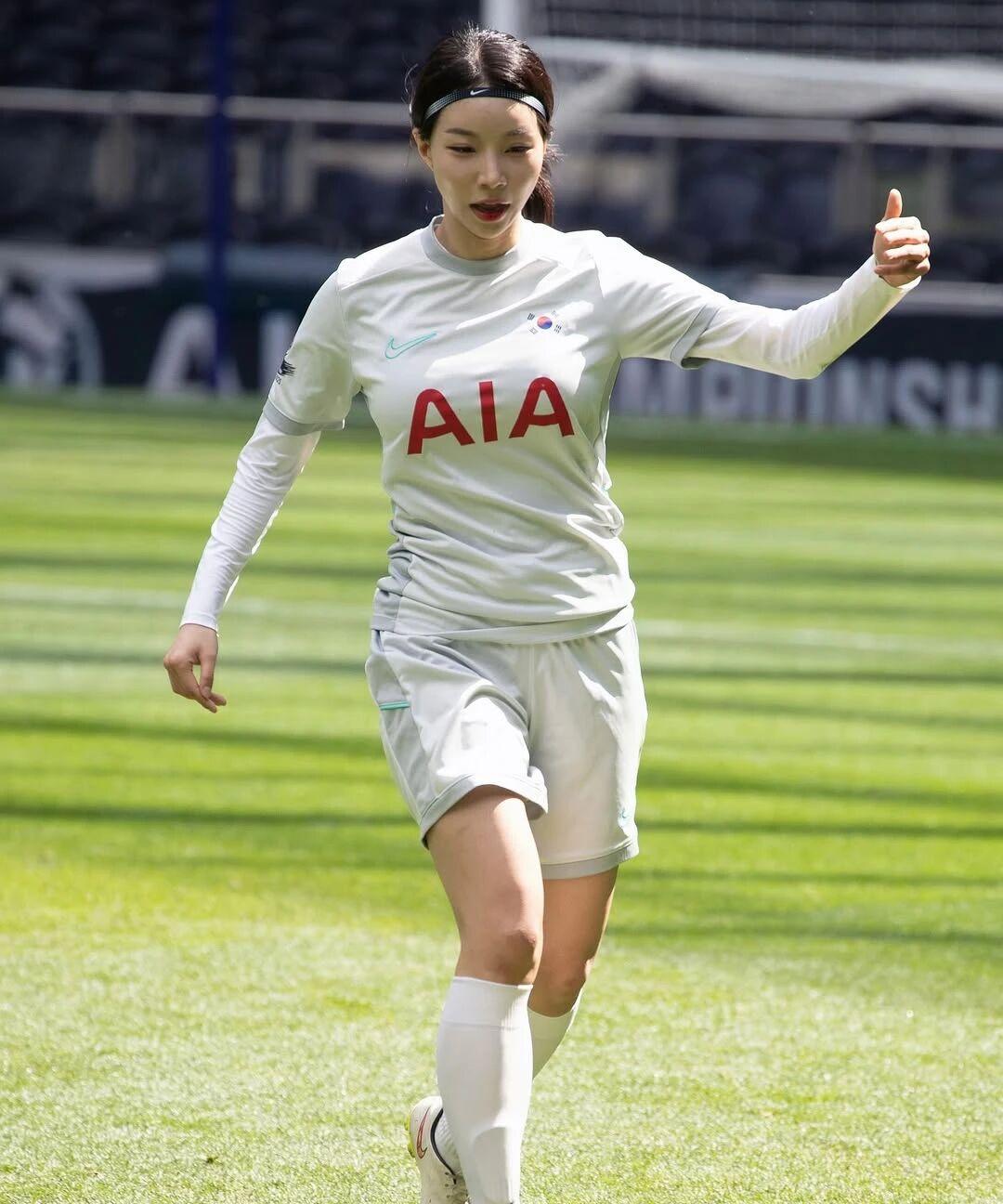 九博网站 -包含托特纳姆训练开放日，关键时刻迎来里程碑引欢呼，欧篮联在即，球队文化再被提及的词条